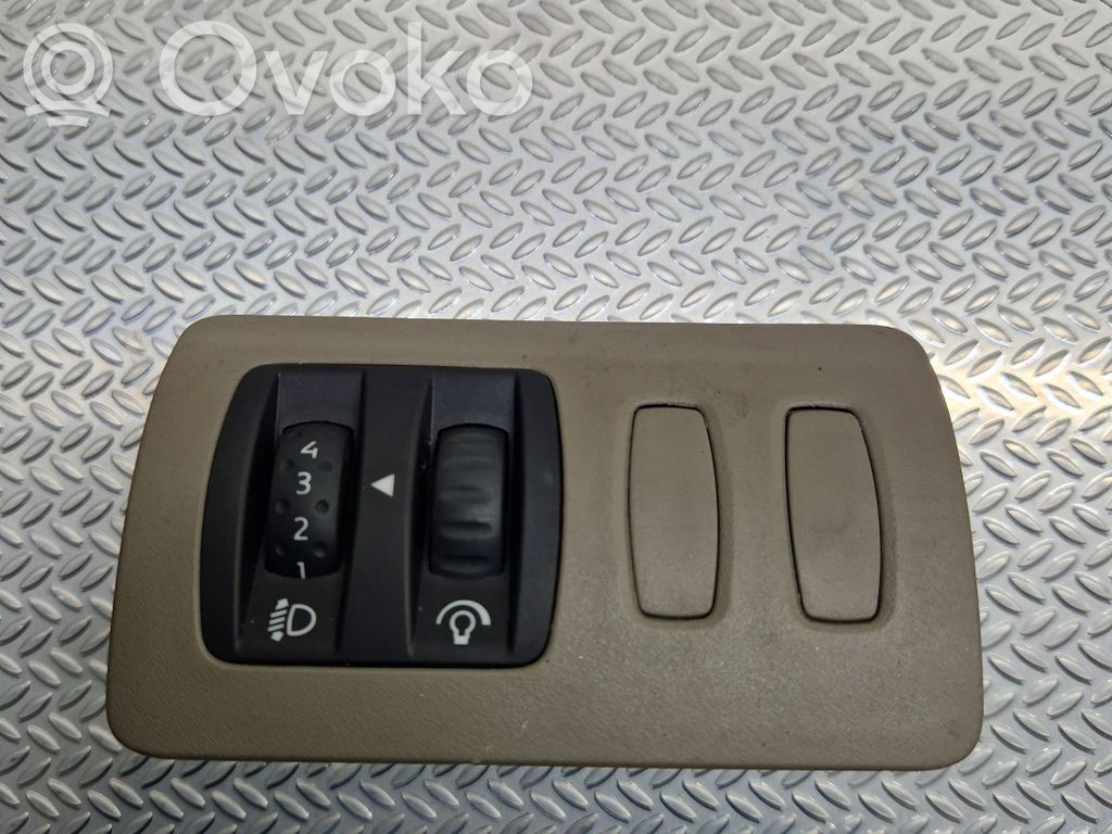 Renault Clio III Ajovalojen korkeuden säätökytkin 