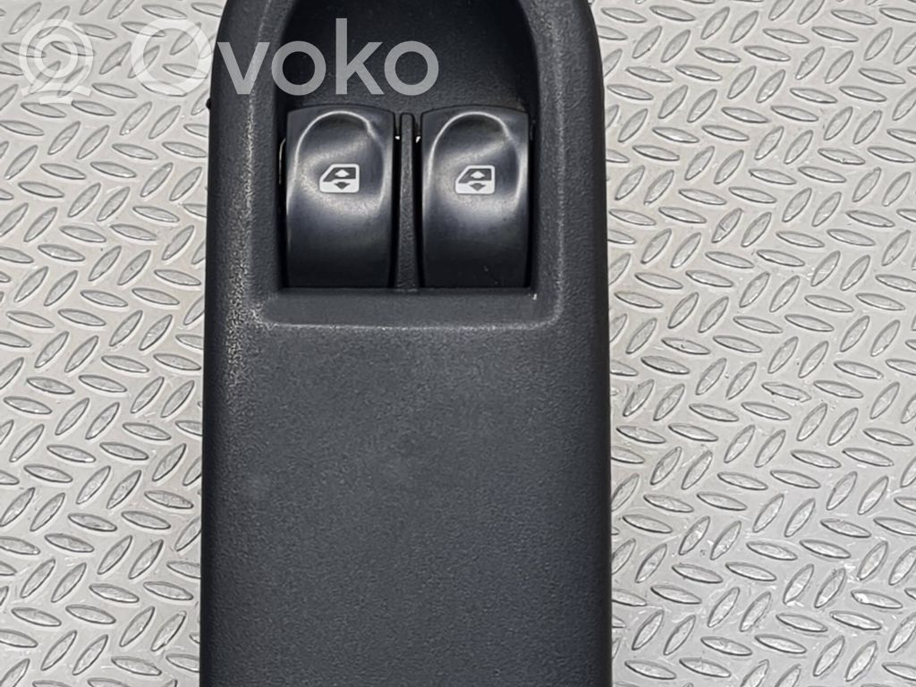 Renault Clio III Electric window control switch 