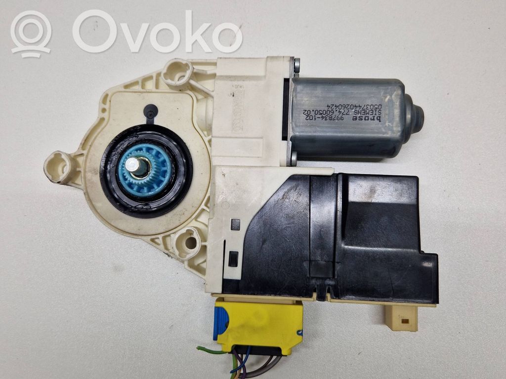 Citroen C5 Front door window regulator motor 