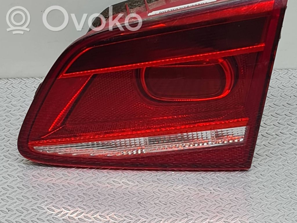 Volkswagen PASSAT B7 Lampy tylnej klapy bagażnika 