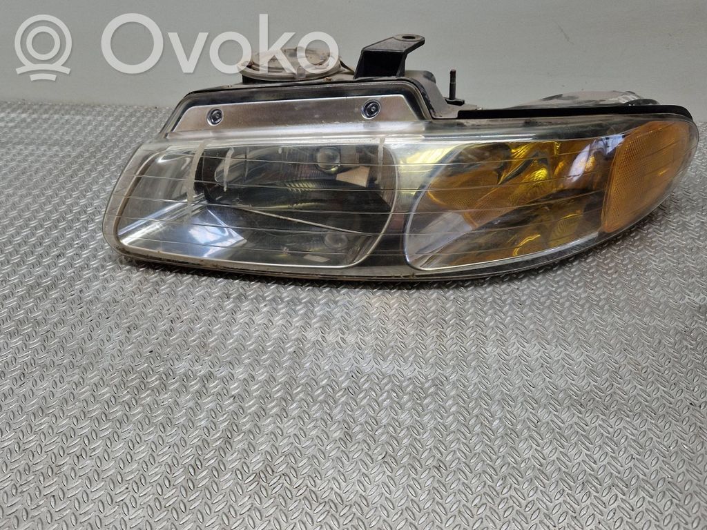 Chrysler Voyager Phare frontale 