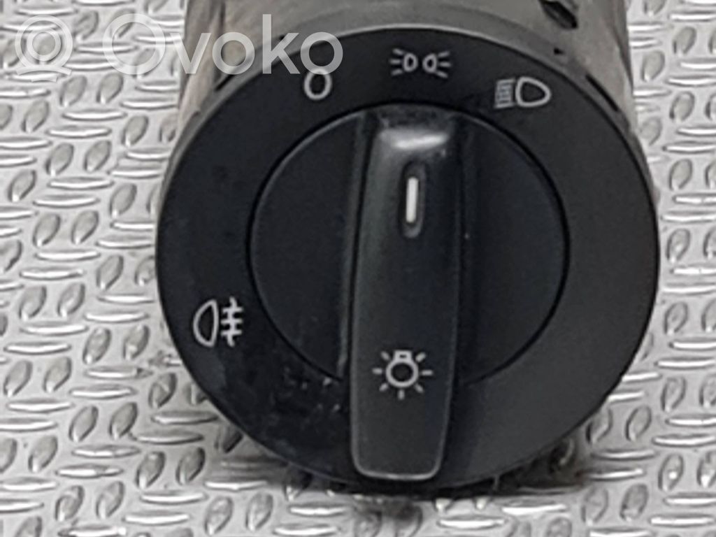 Volkswagen Touran I Light switch 