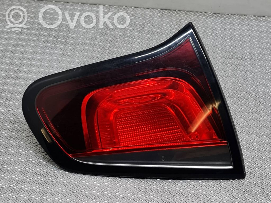 Citroen C3 Galinis žibintas dangtyje 