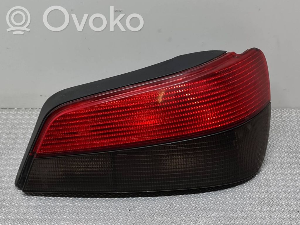 Peugeot 306 Galinis žibintas kėbule 