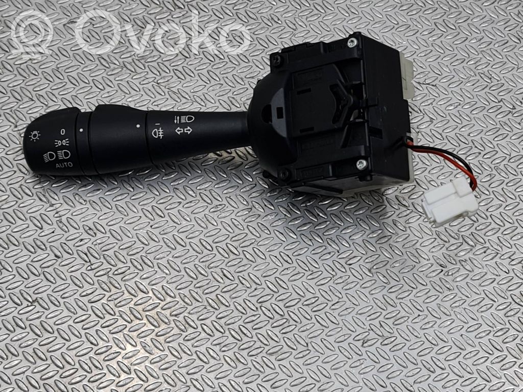 Renault Clio IV Indicator stalk 