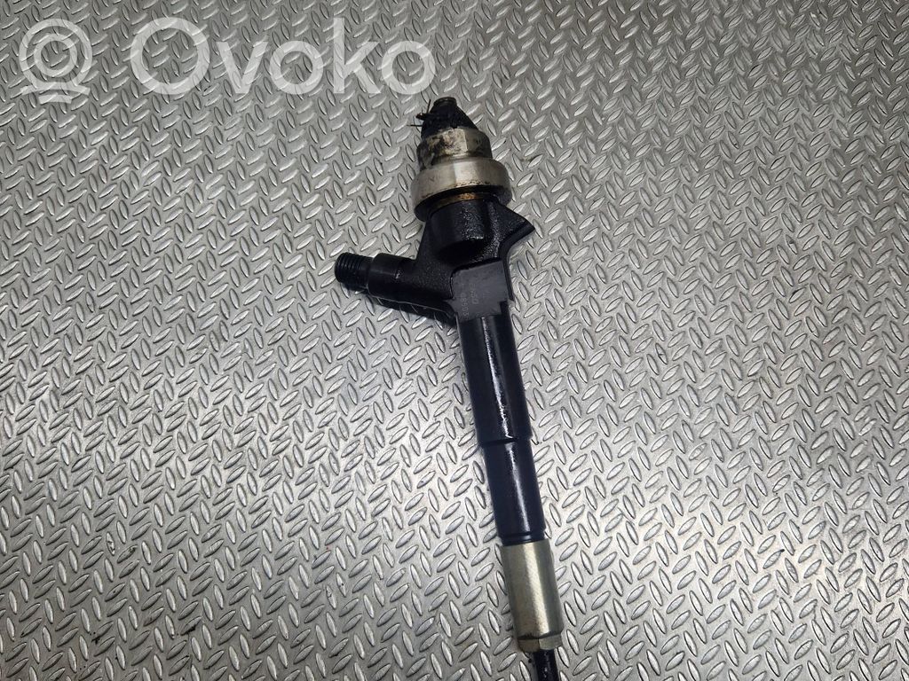 Opel Astra J Fuel injector 