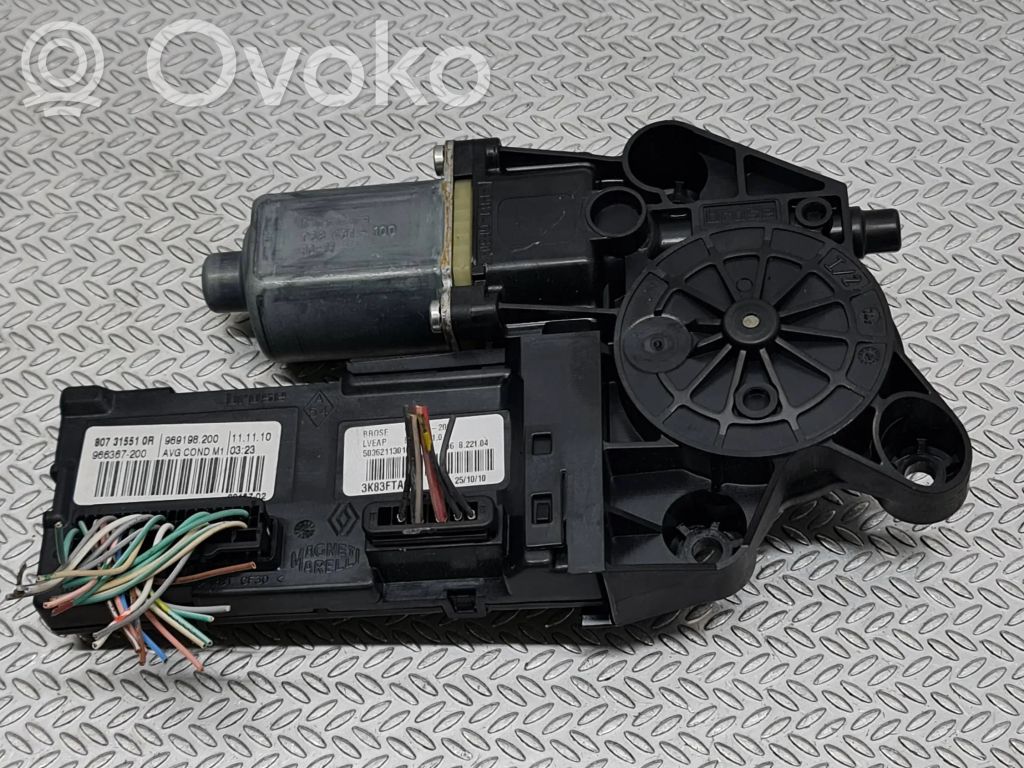 Renault Megane III Silnik regulatora szyby drzwi przednich 