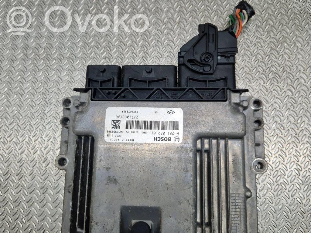 Dacia Sandero Engine control unit/module 