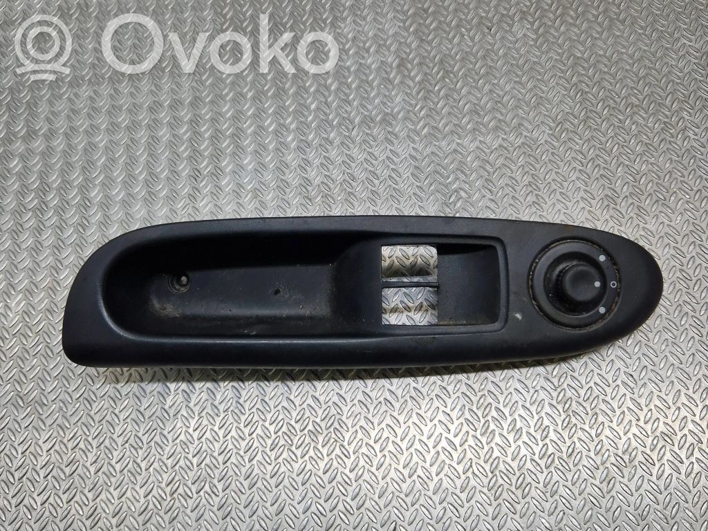 Renault Clio II Sānu spoguļu slēdzis 