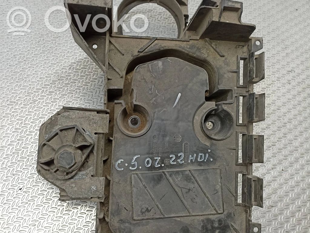 Citroen C5 Akkulaatikon alusta 