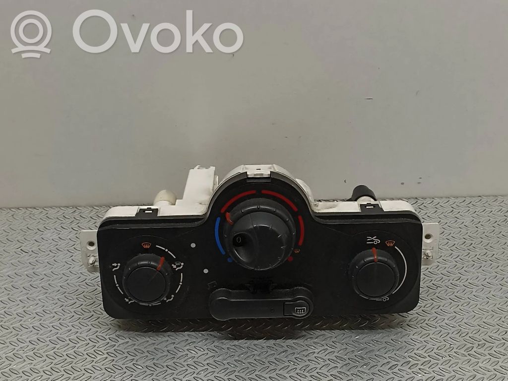 Renault Clio III Climate control unit 