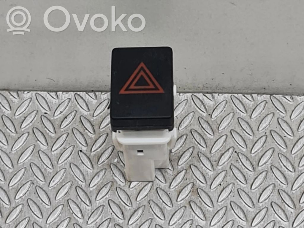 Nissan Qashqai Hazard light switch 