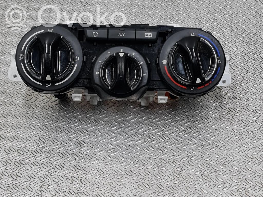 Peugeot 208 I Climate control unit 