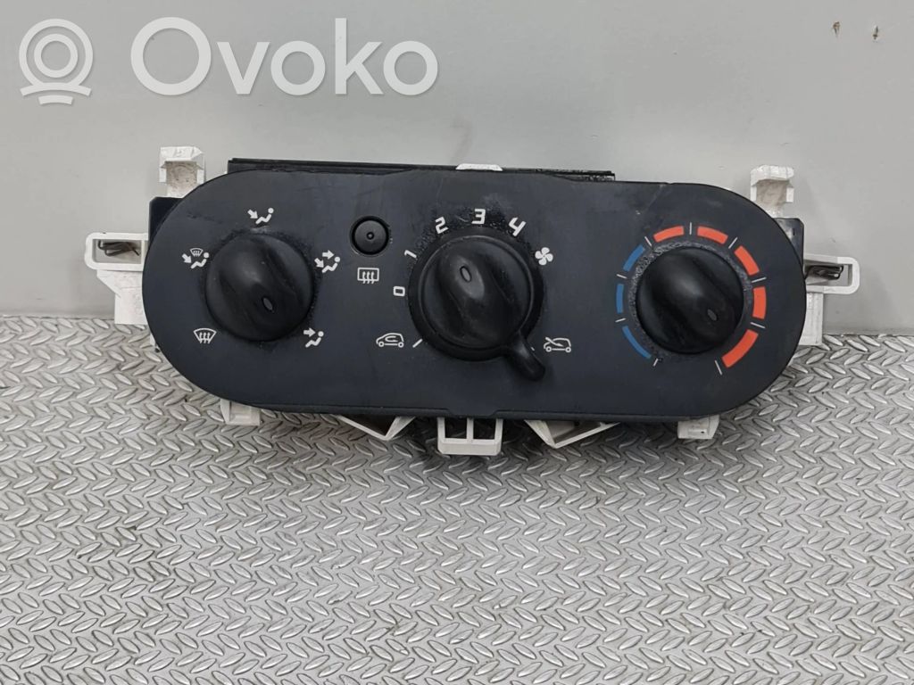 Renault Twingo II Climate control unit 