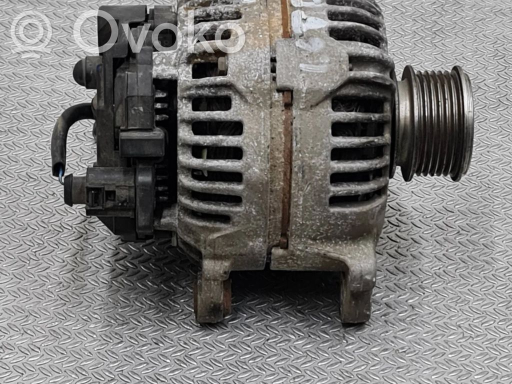 Volkswagen PASSAT B7 Ģenerators 