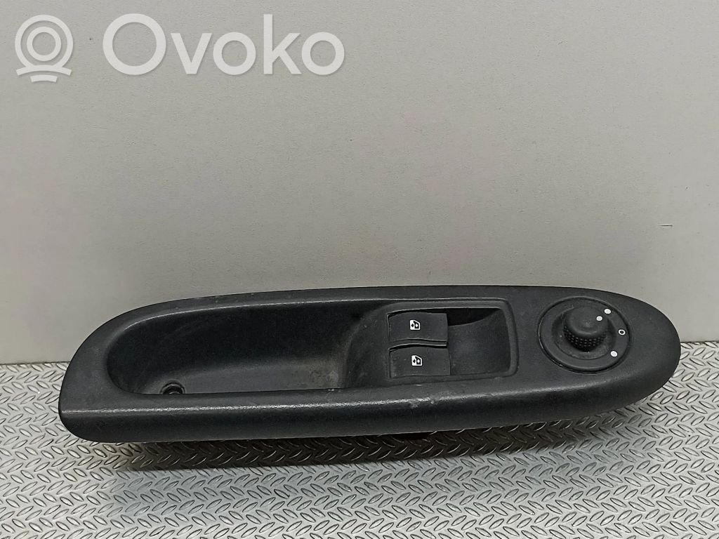 Renault Clio II Elektrisko logu slēdzis 