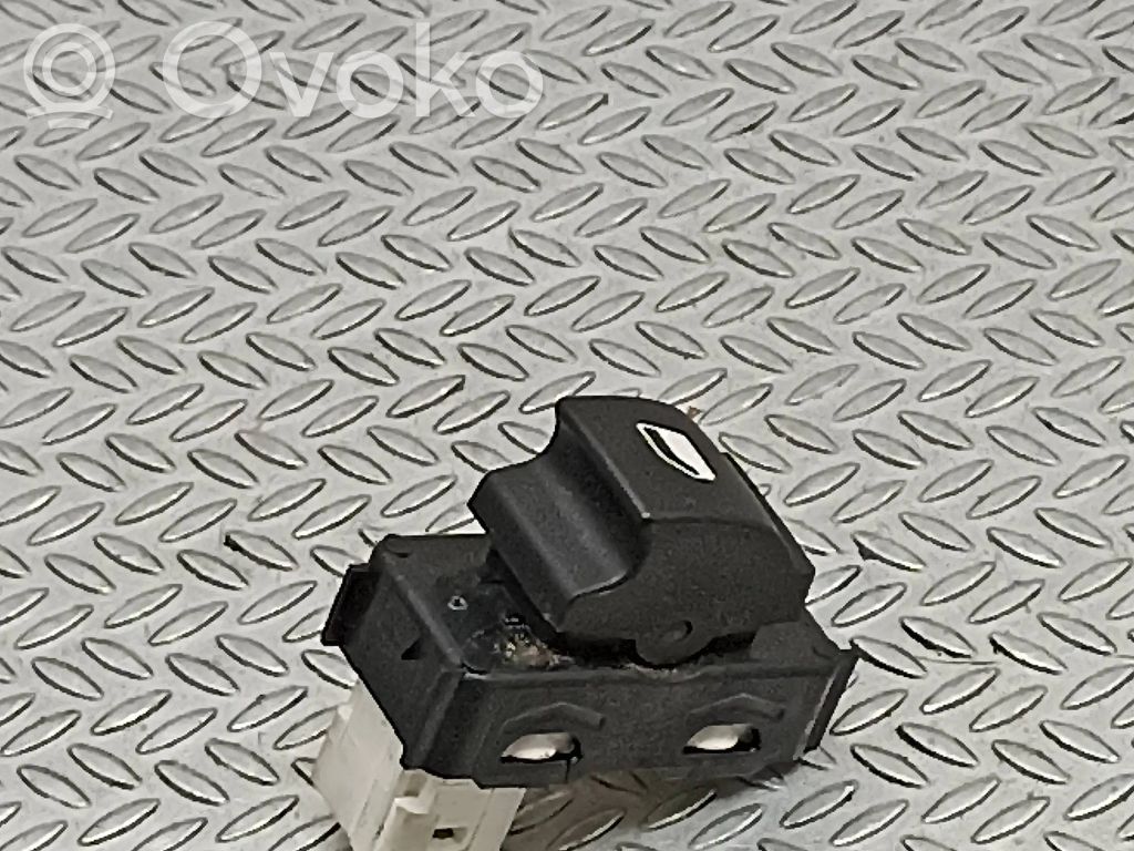 Peugeot 308 Electric window control switch 