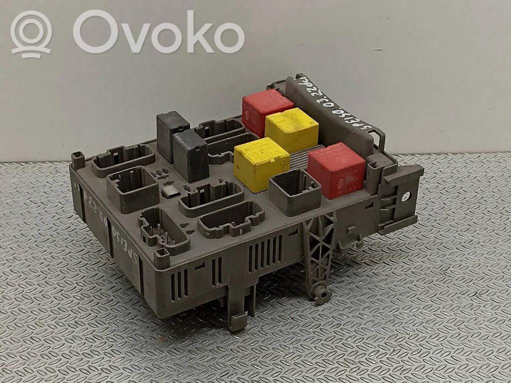 Renault Espace IV Ramka / Moduł bezpieczników 