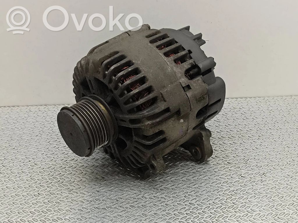 Volkswagen Golf V Ģenerators 