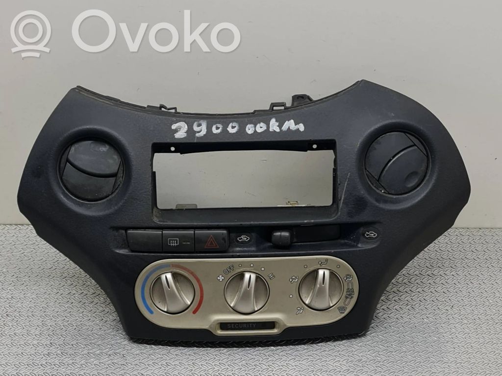 Toyota Yaris Climate control unit 