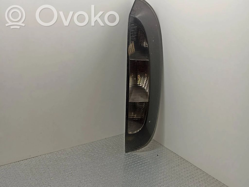 Opel Corsa C Aizmugurējais lukturis virsbūvē 