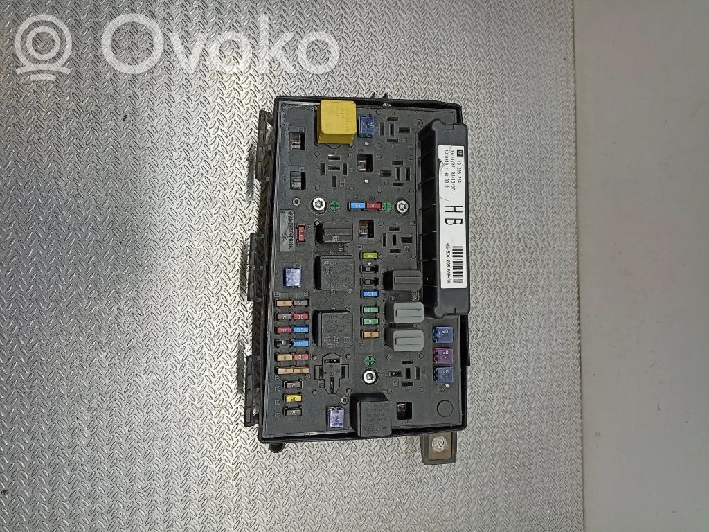 Opel Zafira B Módulo de fusible 