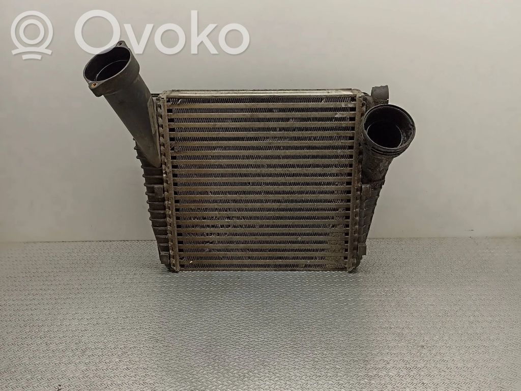 Audi Q7 4L Interkūlerio radiatorius 