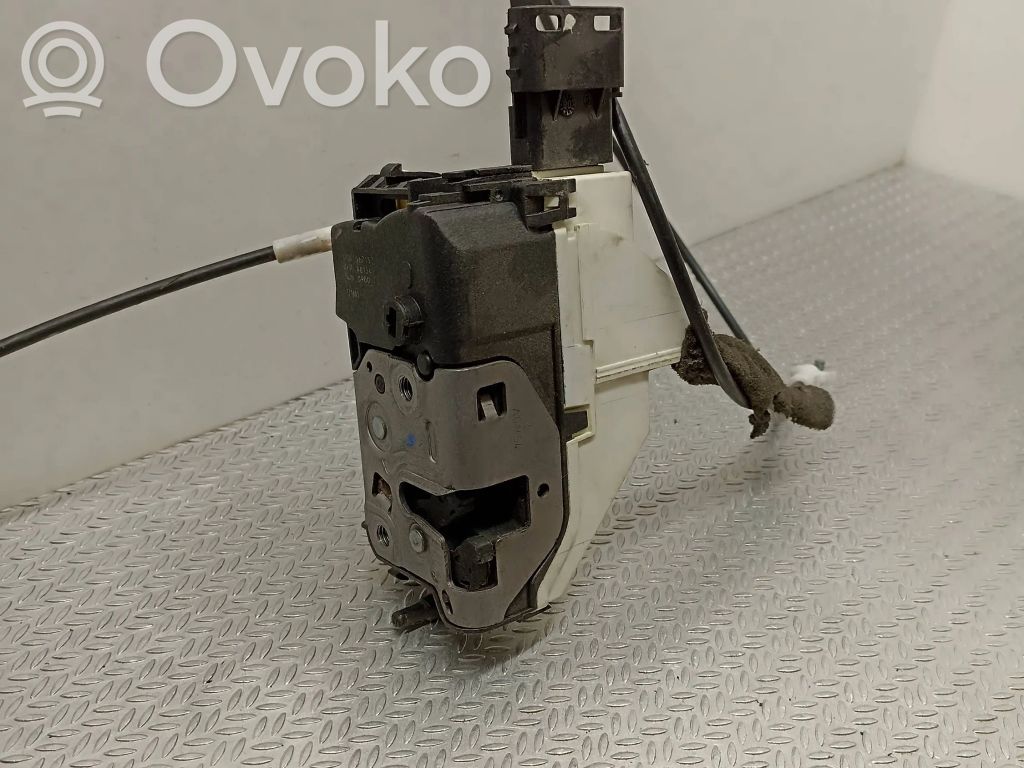 Peugeot 308 Front door lock 