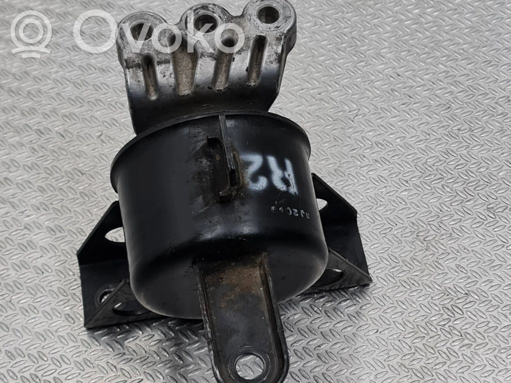 Chevrolet Spark Engine mount bracket 
