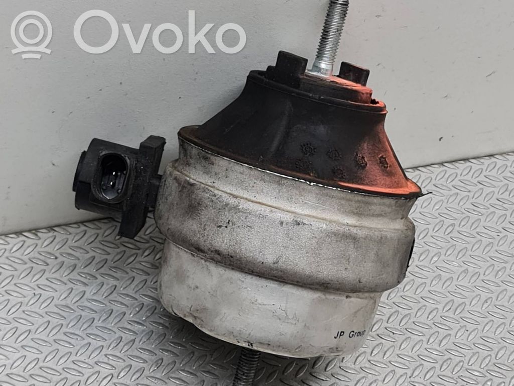 Engine mount bracket   4B0199379E,4B0199379A