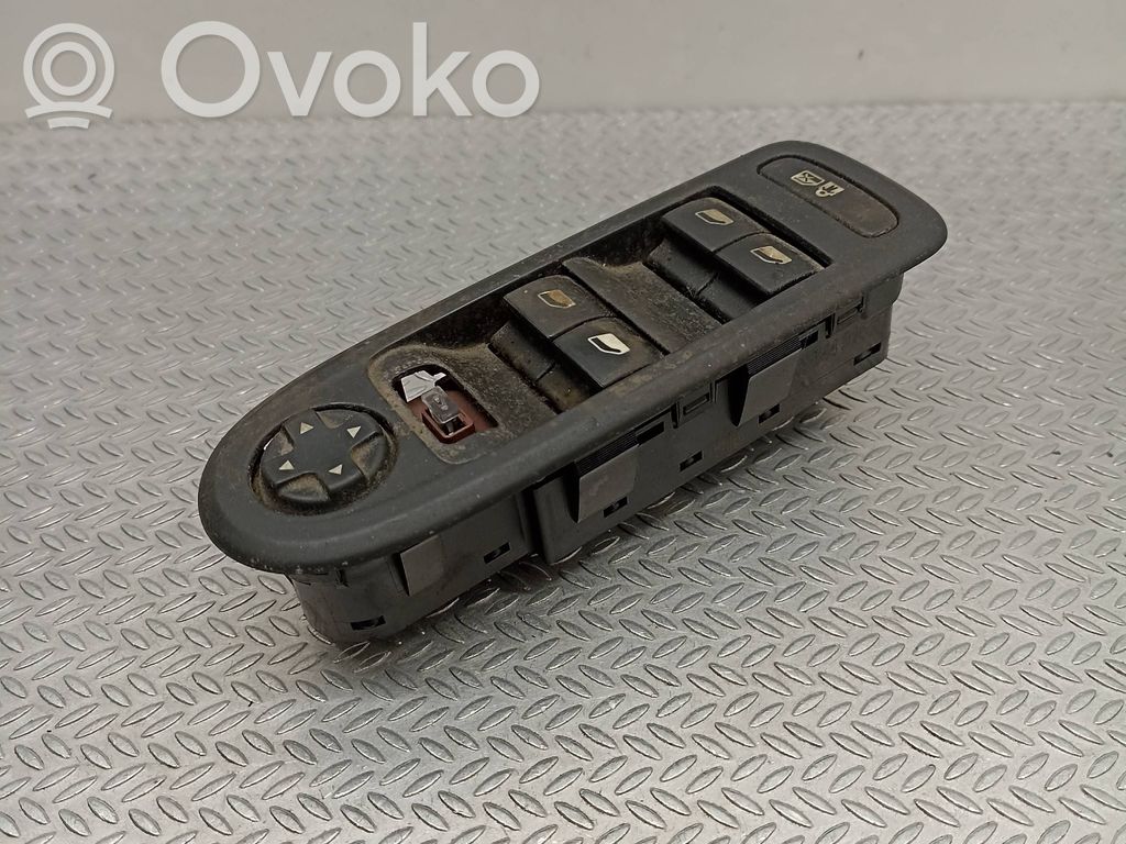 Peugeot 308 Electric window control switch 