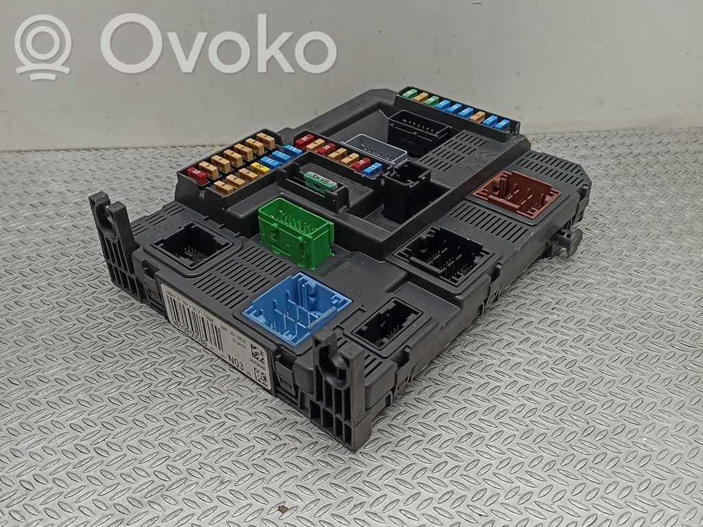 Peugeot 208 I Fuse module 