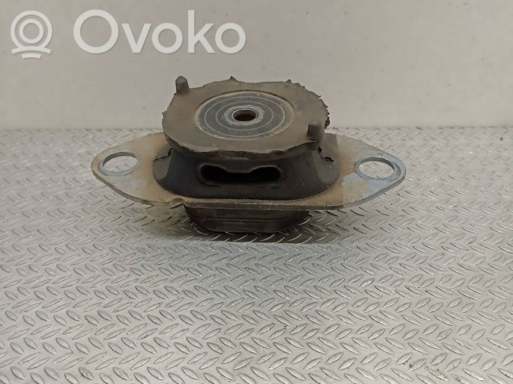 Renault Twingo III Engine mount bracket 