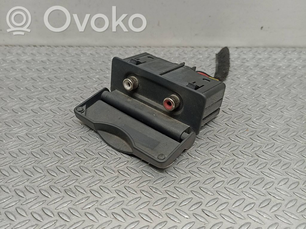 Renault Megane III AUX in-socket connector 