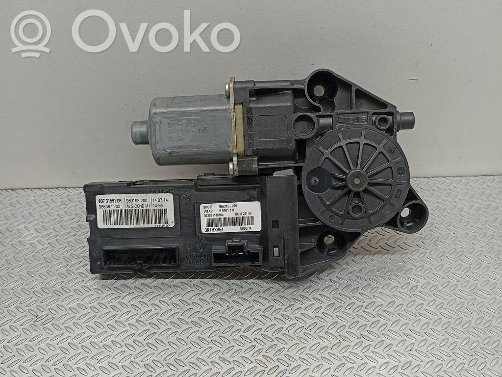 Renault Megane III Silnik regulatora szyby drzwi przednich 