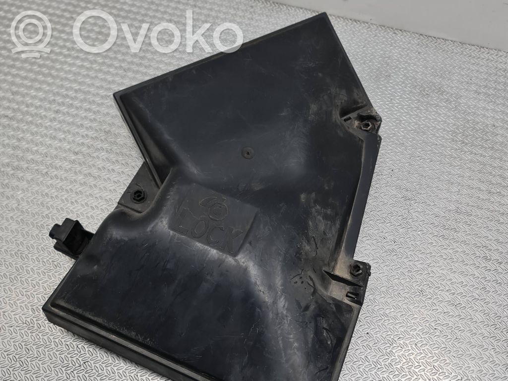 BMW X5 E70 Tapa de la caja del filtro de aire 