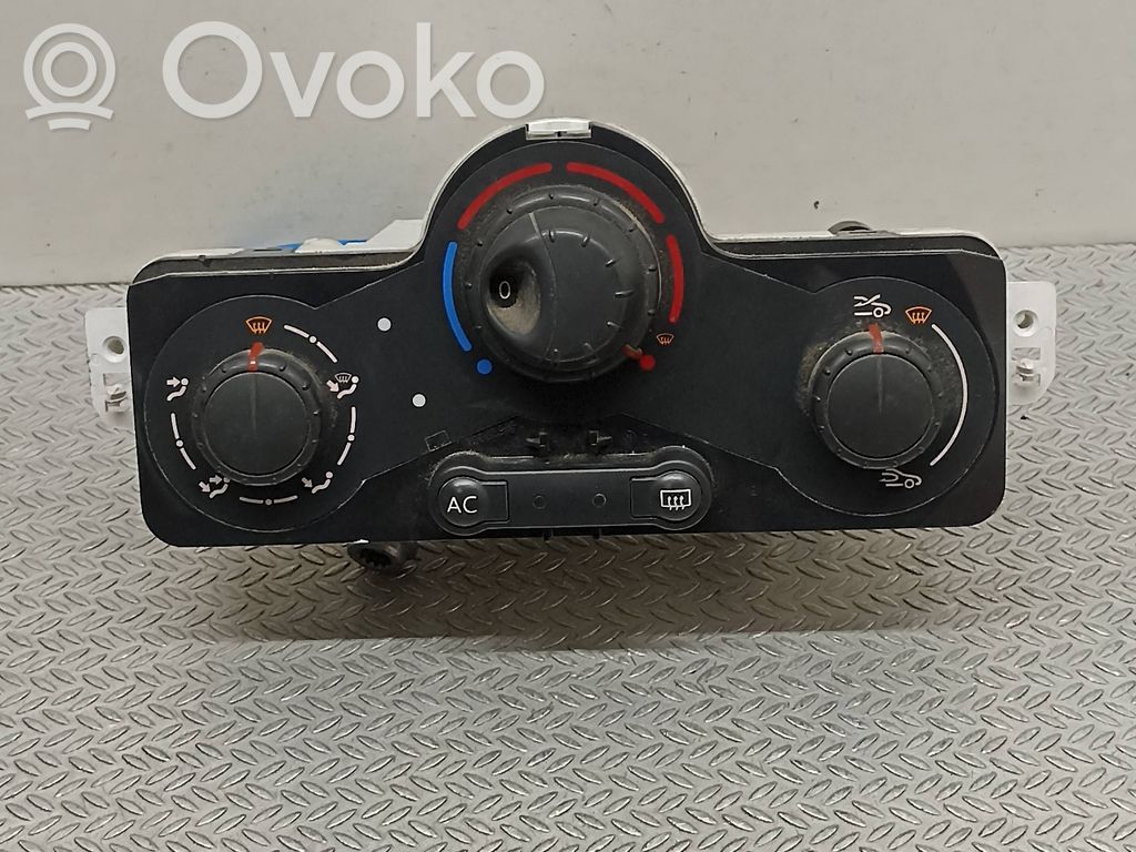 Renault Clio III Climate control unit 