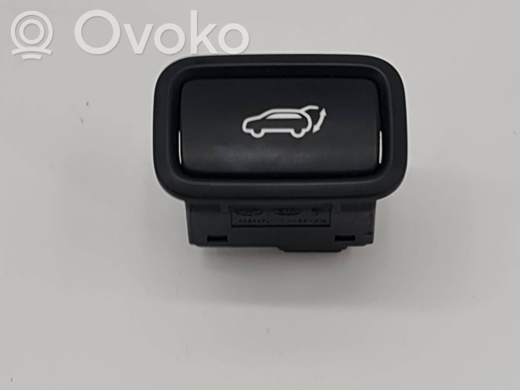 Hyundai Tucson TL Przełącznik / Przycisk otwierania klapy bagażnika 