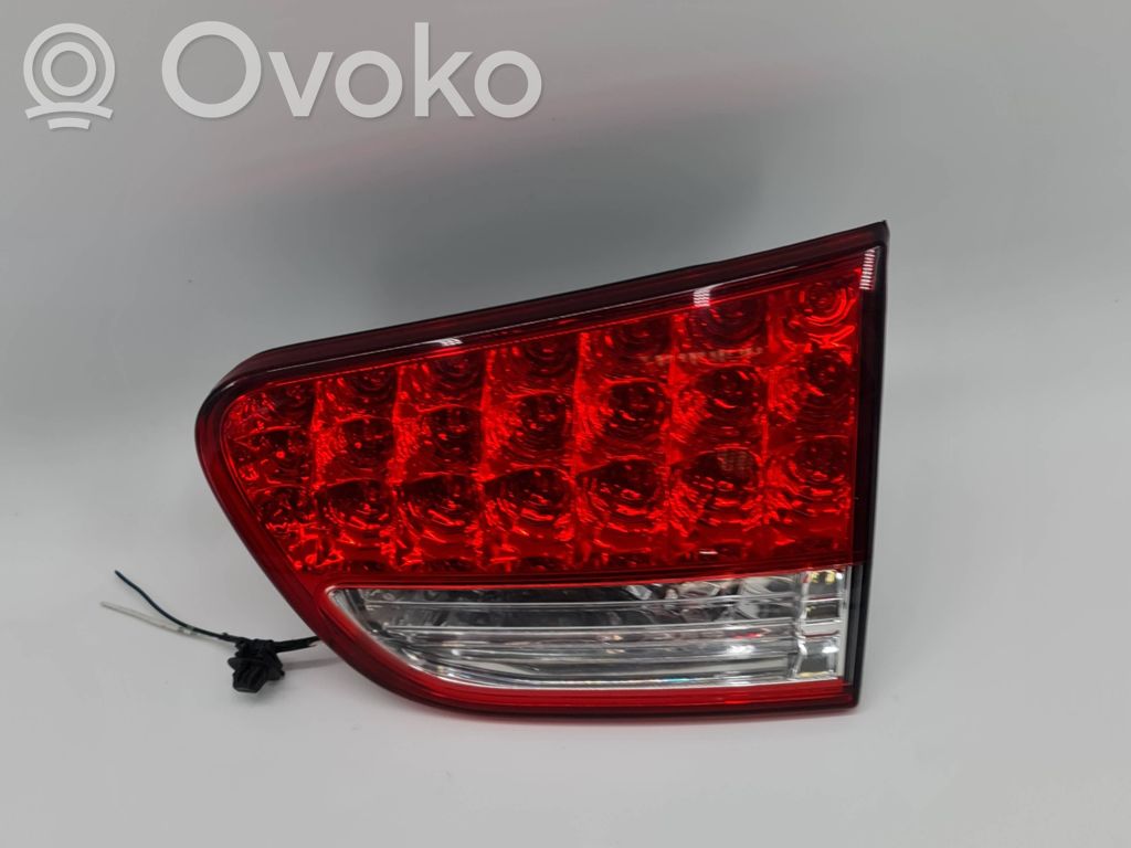 Citroen C-Crosser Lampy tylnej klapy bagażnika 