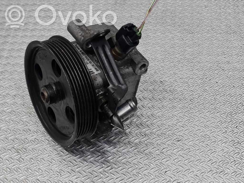 Ford Focus Ohjaustehostimen pumppu 
