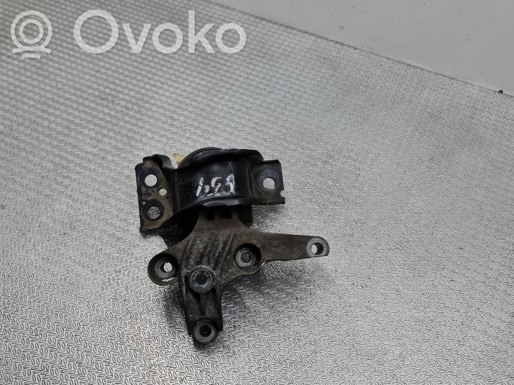 Dacia Duster Moottorin kiinnikekorvake 