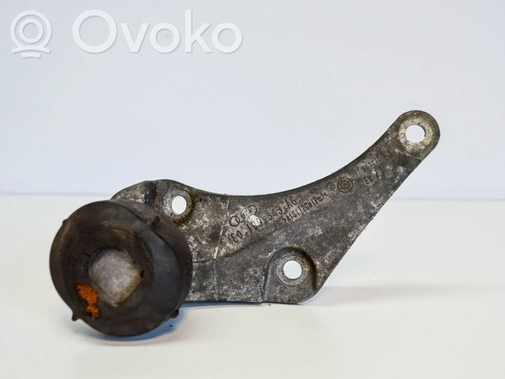 Audi A8 S8 D3 4E Engine mounting bracket 