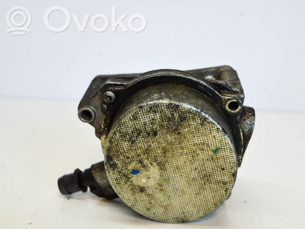 Audi A4 S4 B8 8K Alipainepumppu 