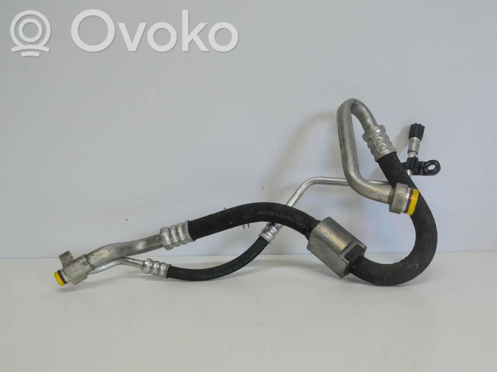 BMW 3 E90 E91 Ilmastointilaitteen putki (A/C) 
