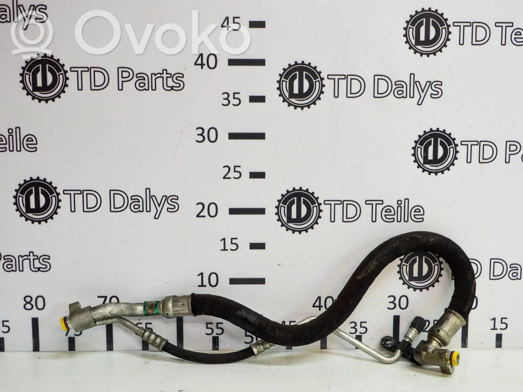 BMW 3 E90 E91 Ilmastointilaitteen putki (A/C) 