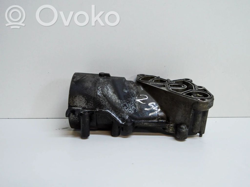 Ford Kuga II Oil filter mounting bracket 