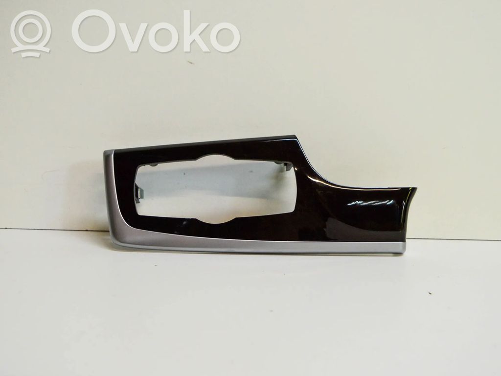 BMW 5 F10 F11 Panelės apdaila 