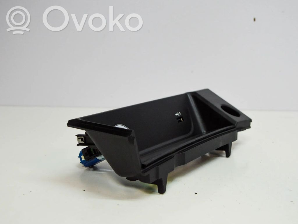Audi A4 S4 B9 8W Mechero del coche 