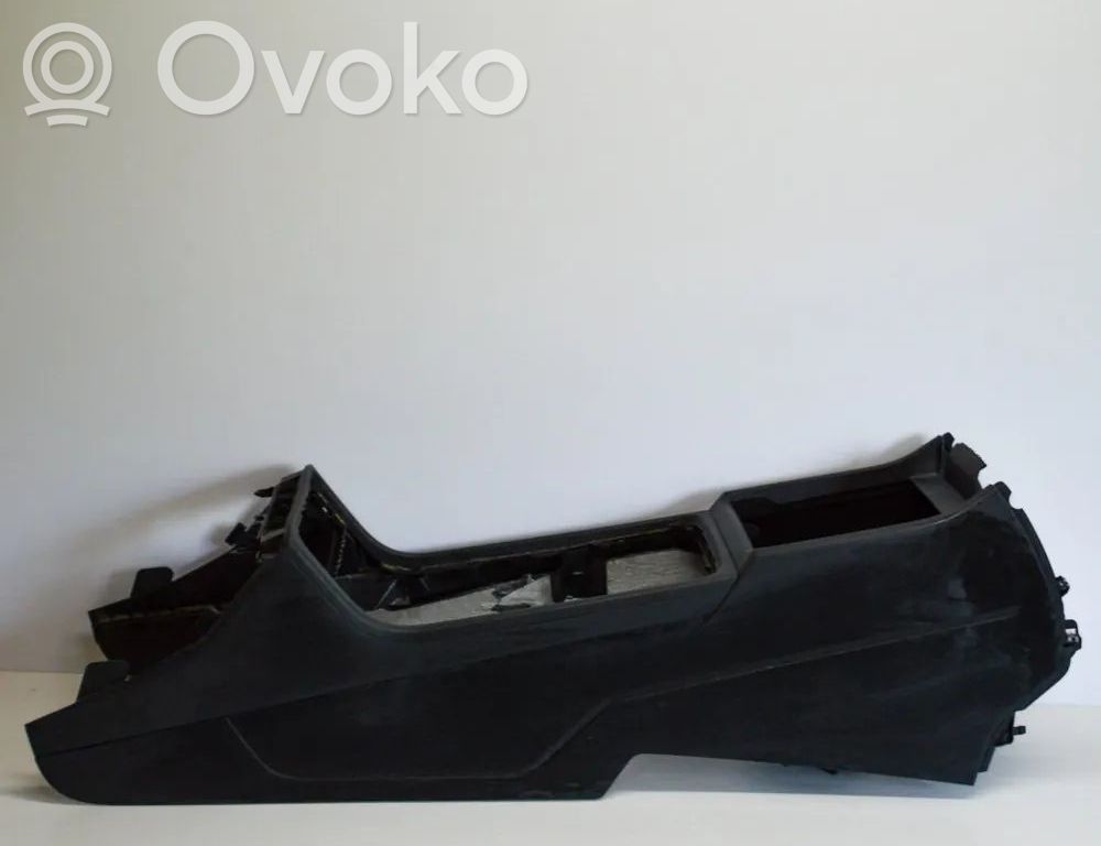 Volkswagen Touareg II Center console 