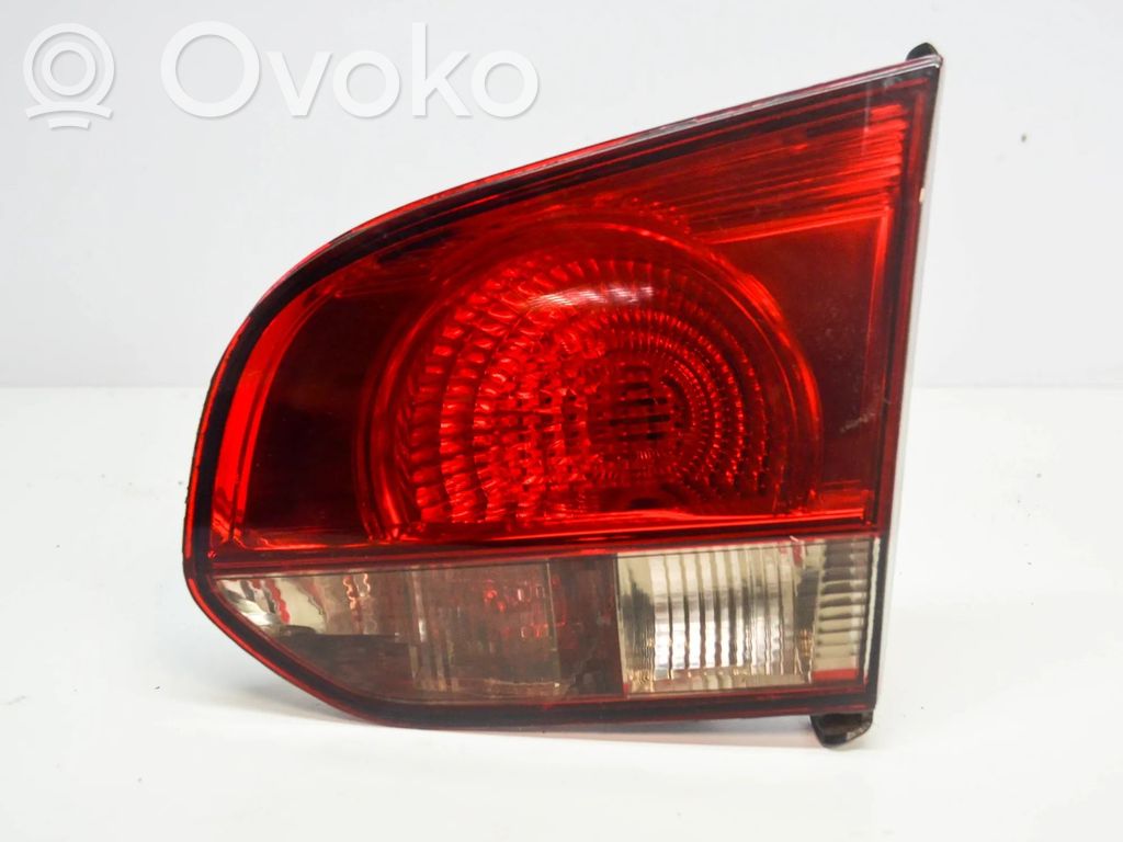 Volkswagen Golf VII Lampy tylnej klapy bagażnika 